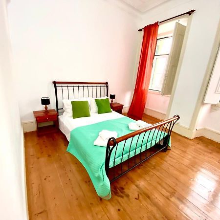 Artdeco Chiado 4 - Large Comfortable Double Room With Shared Bathroom Lisboa Extérieur photo