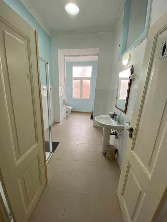 Artdeco Chiado 4 - Large Comfortable Double Room With Shared Bathroom Lisboa Extérieur photo