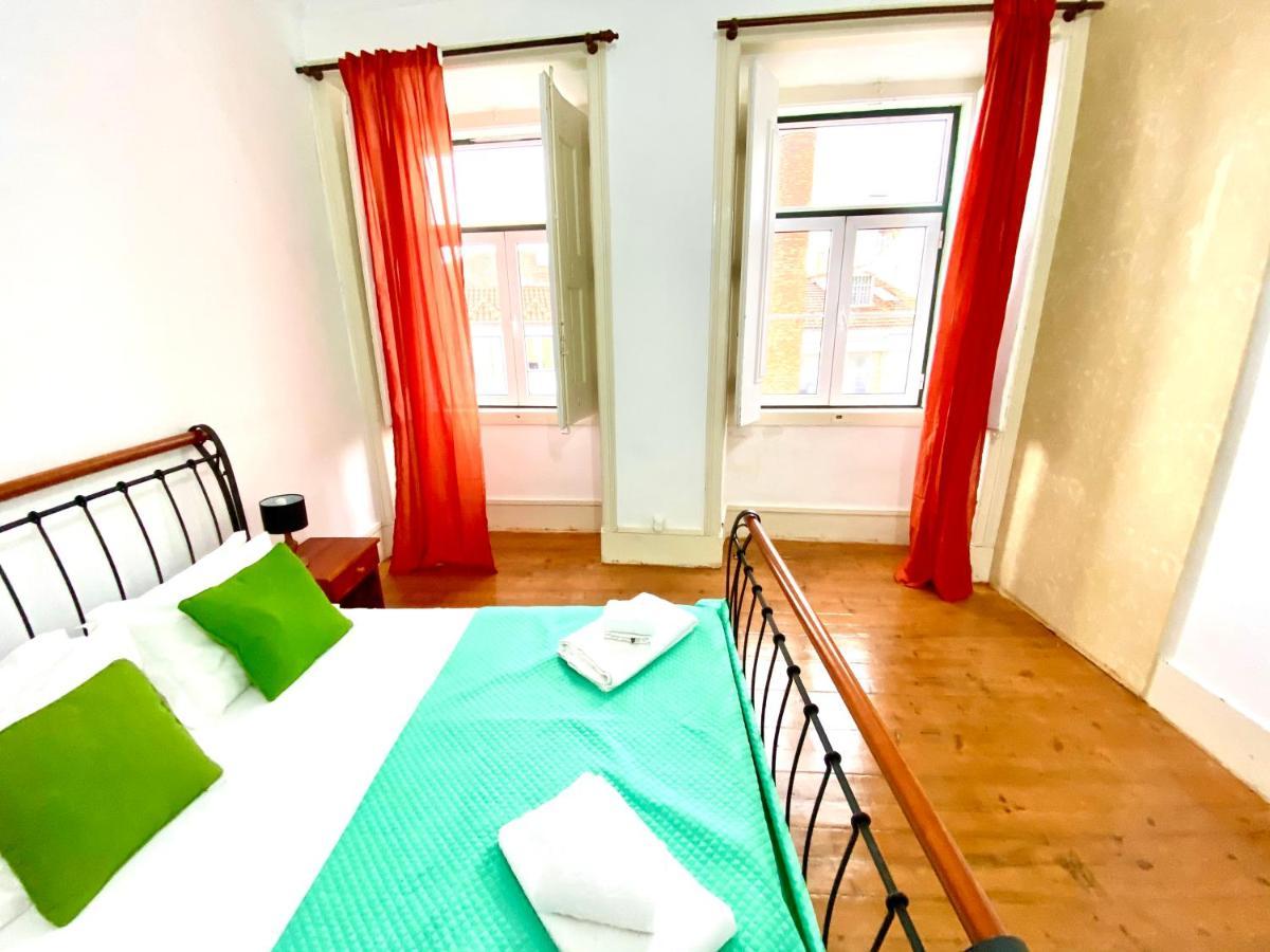 Artdeco Chiado 4 - Large Comfortable Double Room With Shared Bathroom Lisboa Extérieur photo